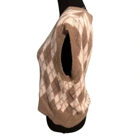 William Rast Cropped Knit Sweater Vest – V-Neck Classic Style - Picture 4 of 6